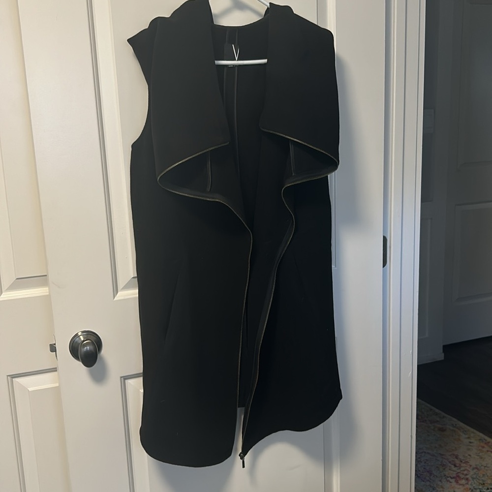 Valette Women’s long zipper vest